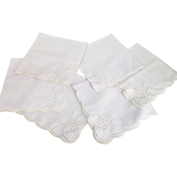 Set 6 Vintage Hand Embroidered White Napkins Scalloped Edges 16” Linen Cotton - Picture 2 of 12